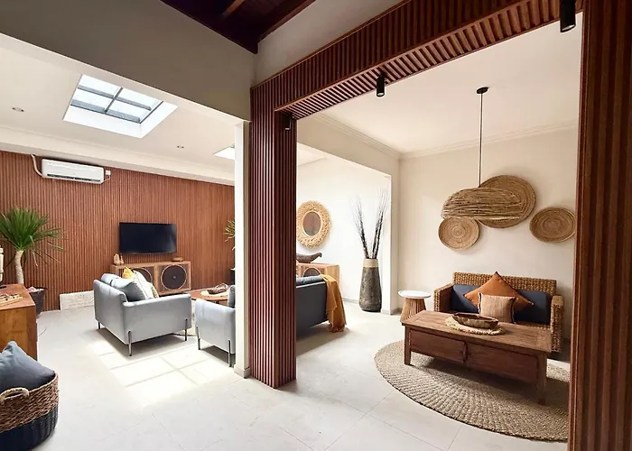 Villa De Cinta - - 6 Bedrooms - Heart Of *